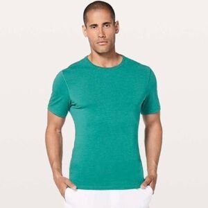 Lululemon - 5 year basic tee 🍋🇨🇦